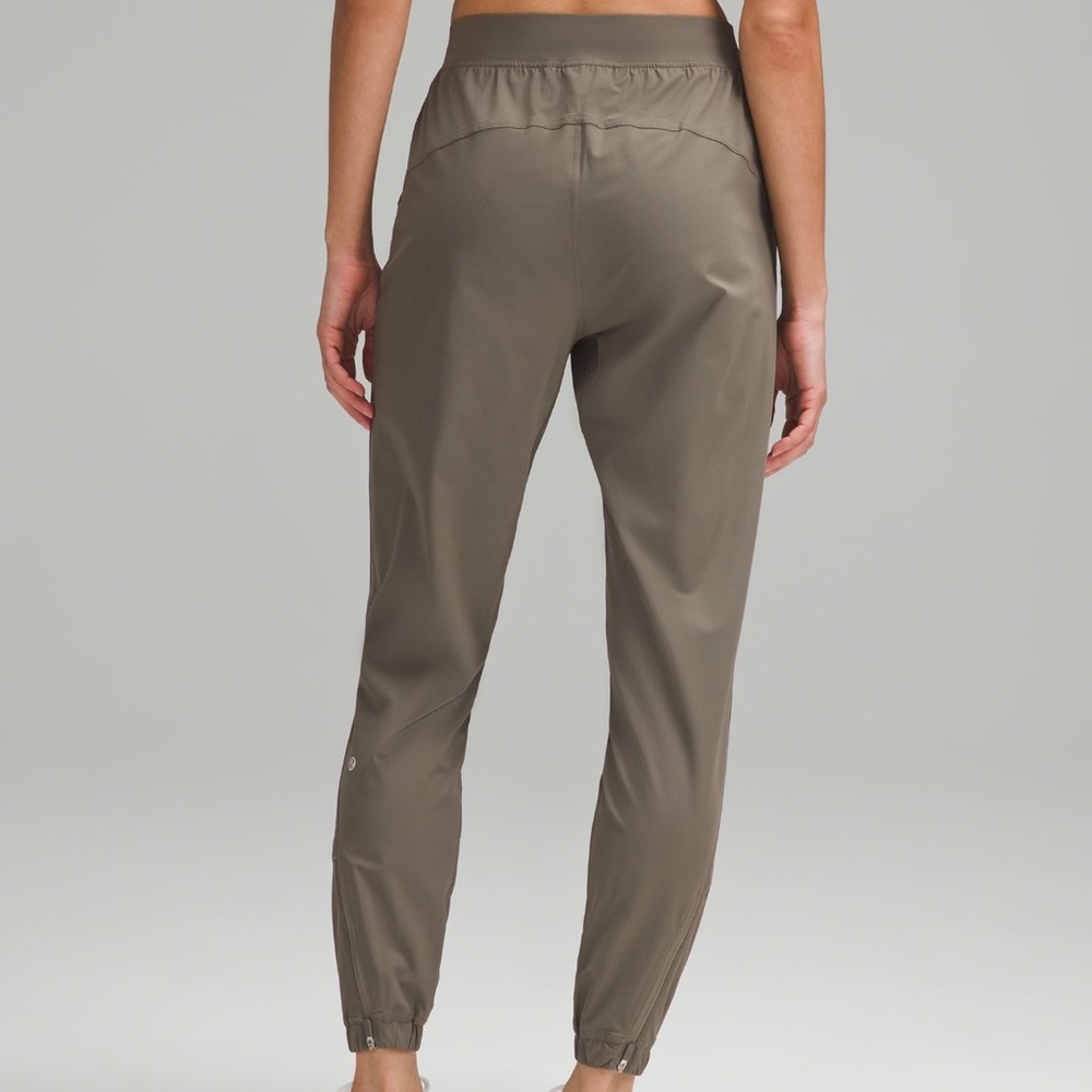 Lululemon adapted state high rise jogger size 4 nude color